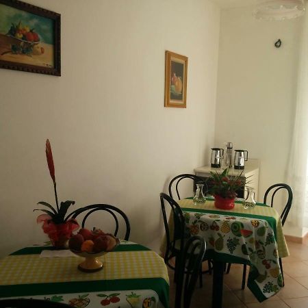 B & B Tancredi Cagnano Varano Bagian luar foto